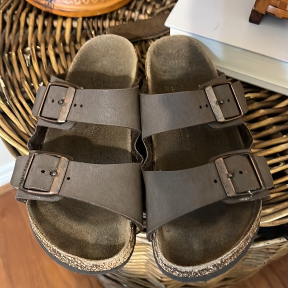 Kids Birkenstock Brown Sandals/ Size 1 - Picture 2 of 5
